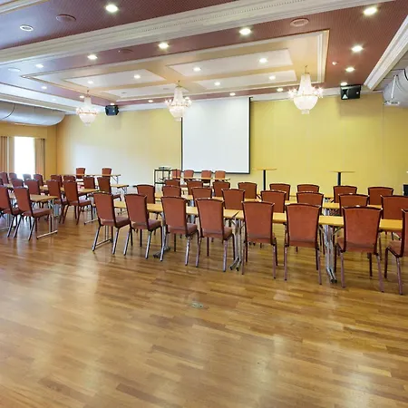 斯堪迪瓦尔德莱斯度假村 度假村 法格纳斯